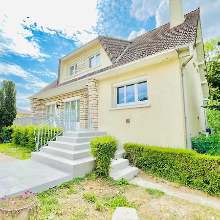 Edouard - 180m2 In Nature & Forest - 20min - 7min Airport Villa