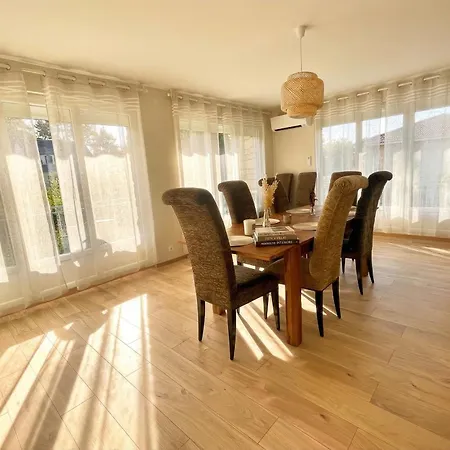 Villa 10-14 Guests - 180m2 - Private Forest - Cdg 7min - 20min